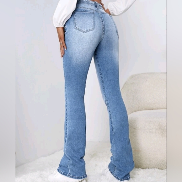 Flared-leg Jeans - Picture 2 of 3